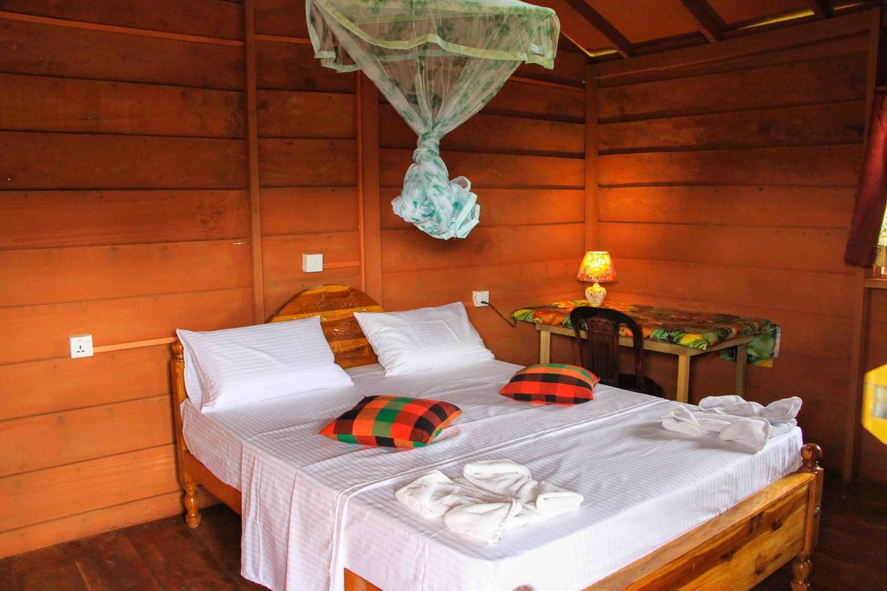 Отель Sigiri Royal Point Tree House Сигирия Экстерьер фото